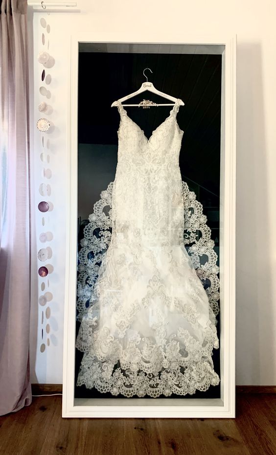 wedding dress frame